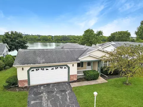 13 Devonshire Ct, Grayslake, IL 60030