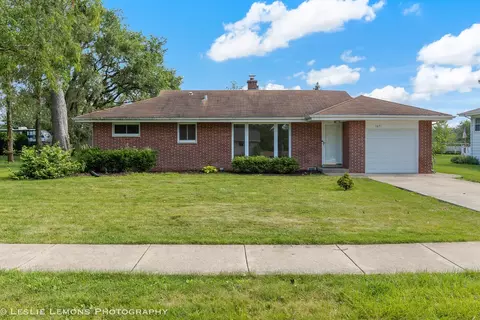 1651 Janet St, Downers Grove, IL 60515