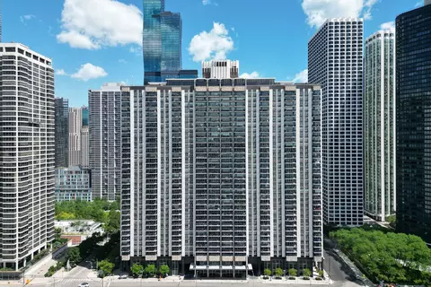 400 E Randolph St #1622, Chicago, IL 60601