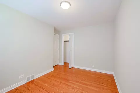 9664 N Lois Dr #E, Des Plaines, IL 60016 photo 6