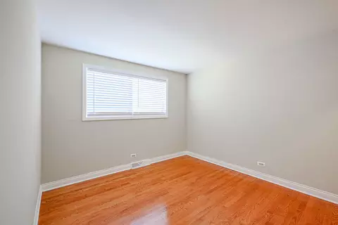 9664 N Lois Dr #E, Des Plaines, IL 60016 photo 8