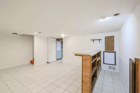9664 N Lois Dr #E, Des Plaines, IL 60016 photo 13