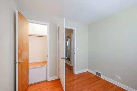 9664 N Lois Dr #E, Des Plaines, IL 60016 photo 9