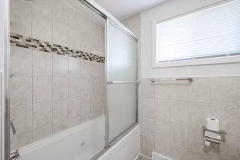 9664 N Lois Dr #E, Des Plaines, IL 60016 photo 11