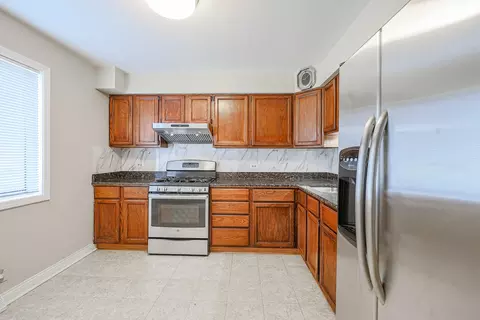 9664 N Lois Dr #E, Des Plaines, IL 60016 photo 4