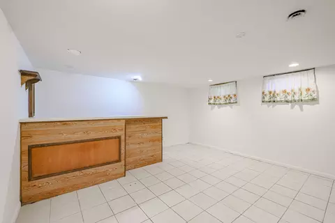 9664 N Lois Dr #E, Des Plaines, IL 60016 photo 12