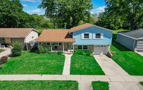 1006 Huron Dr, Elgin, IL 60120 photo 2