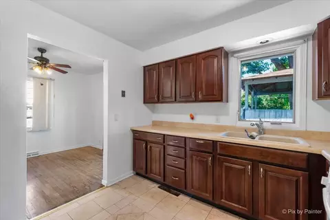 1006 Huron Dr, Elgin, IL 60120 photo 16