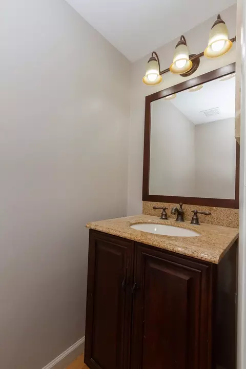 633 E Harbor Ter, Bartlett, IL 60103 photo 10