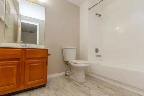 633 E Harbor Ter, Bartlett, IL 60103 photo 19