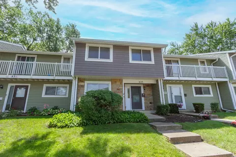 633 E Harbor Ter, Bartlett, IL 60103 photo 2