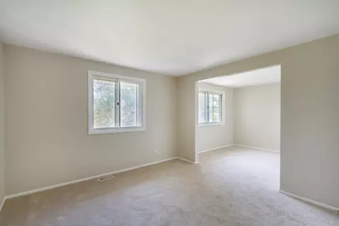 633 E Harbor Ter, Bartlett, IL 60103 photo 13