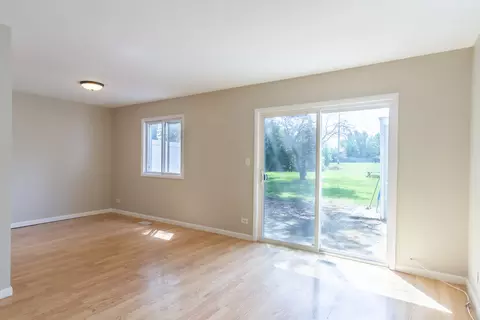 633 E Harbor Ter, Bartlett, IL 60103 photo 8