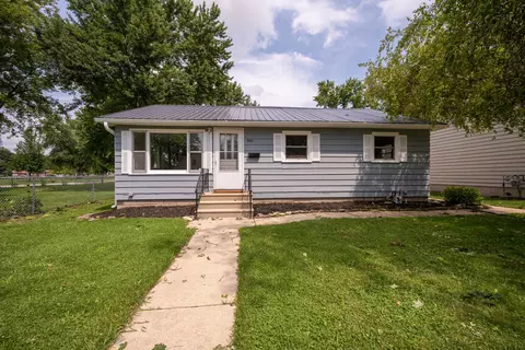 908 S 6th St, Dekalb, IL 60115