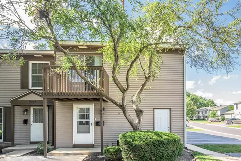 1120 Mount Vernon Ct #A, Wheaton, IL 60189
