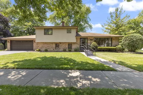13004 S Blossom Dr, Alsip, IL 60803