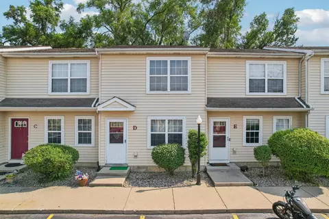 651 W Liberty St #D, Wauconda, IL 60084
