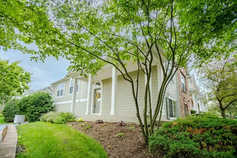 2511 Emily Ln, Elgin, IL 60124