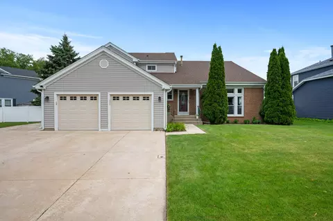 1848 Maryland Dr, Elk Grove Village, IL 60007