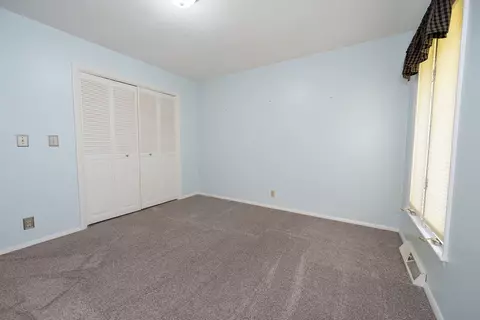 Bedroom - 1003 Page Dr, Champaign, IL 61821 photo 6 of 8