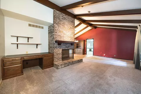 Living - 1003 Page Dr, Champaign, IL 61821 photo 3 of 8