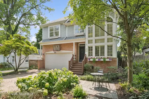724 Juniper Rd, Glenview, IL 60025