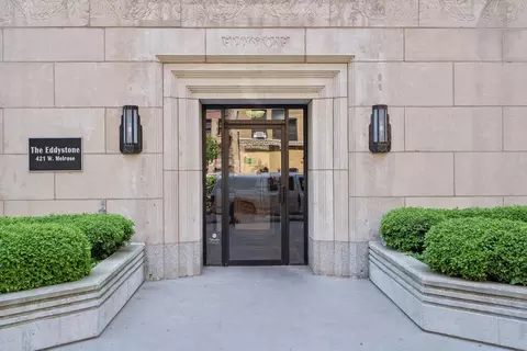 Exterior - 421 W Melrose St #8A, Chicago, IL 60657 photo 2 of 3