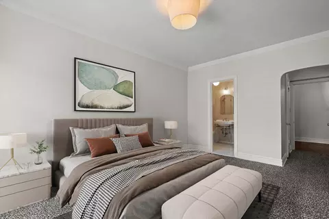 Bedroom - 421 W Melrose St #8A, Chicago, IL 60657 photo 3 of 5