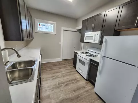 Kitchen - 536 Raymond St, Elgin, IL 60120 photo 2 of 2