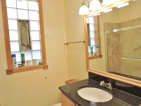 Bath - 1643 E 83rd Pl, Chicago, IL 60617 photo 1 of 3