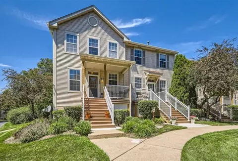 488 Littleton Trl, Elgin, IL 60120