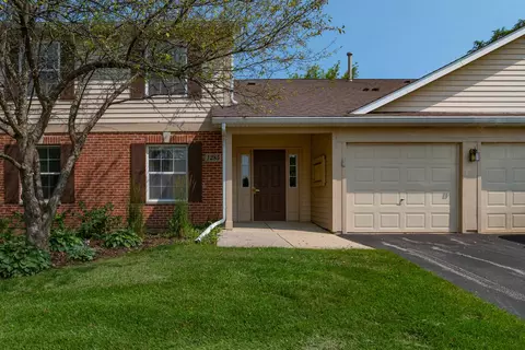 1285 N Red Oak Cir #1, Round Lake Beach, IL 60073