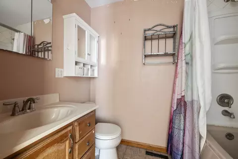 Bath - 175 S Cook St, Braidwood, IL 60408 photo 2 of 2
