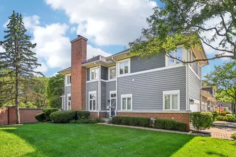 20 Brassie Ct, Woodridge, IL 60517