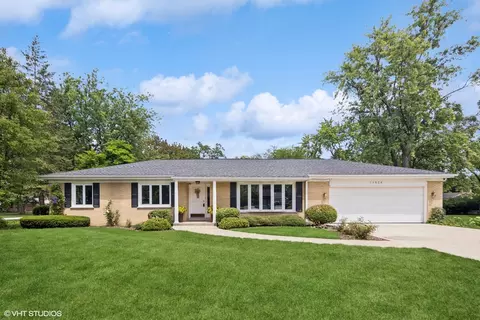 11020 62nd St, La Grange Highlands, IL 60525