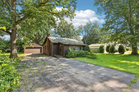 26476 W Shannon Ave, Antioch, IL 60002