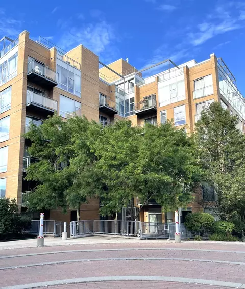 1740 Oak Ave #601, Evanston, IL 60201