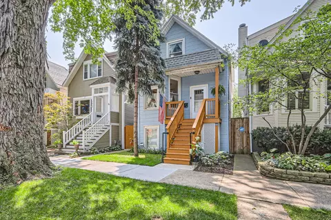 1831 W Cornelia Ave, Chicago, IL 60657