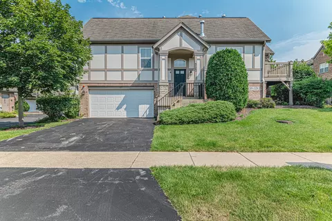 227 Rosehall Dr, Lake Zurich, IL 60047