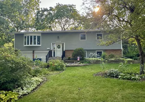 6824 Valley View Dr, Downers Grove, IL 60516