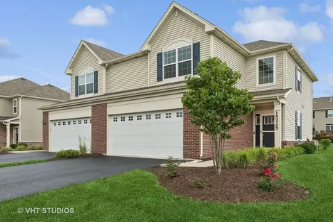 15225 W Cyrus Dr, Manhattan, IL 60442