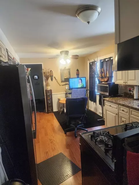 514 E 92nd St, Chicago, IL 60619 photo 3