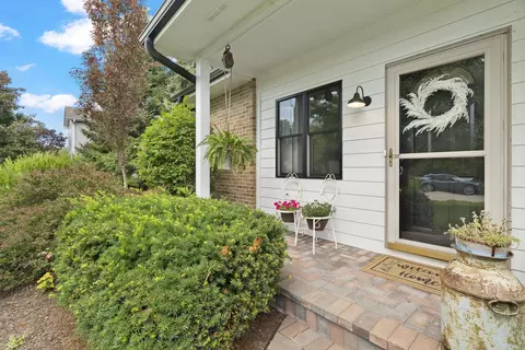 437 North Ave, Winthrop Harbor, IL 60096