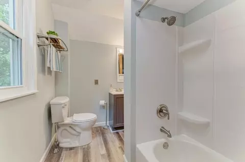 Bath - 417 State St, Batavia, IL 60510 photo 4 of 6