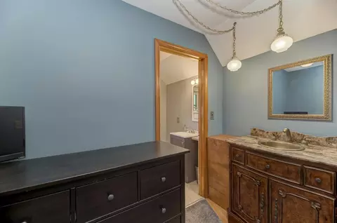 Bath - 417 State St, Batavia, IL 60510 photo 3 of 6