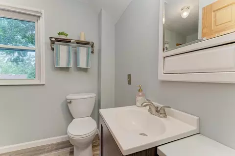 Bath - 417 State St, Batavia, IL 60510 photo 6 of 6