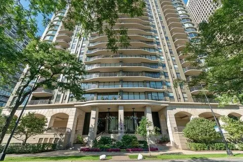 1040 N Lake Shore Dr #6C, Chicago, IL 60611