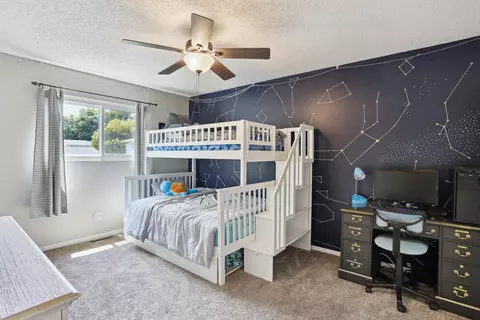 Bedroom - 36 Ashley Ln, Champaign, IL 61820 photo 4 of 5