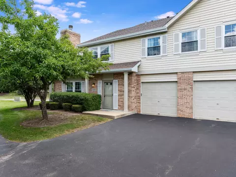 3244 Anton Dr #127, Aurora, IL 60504