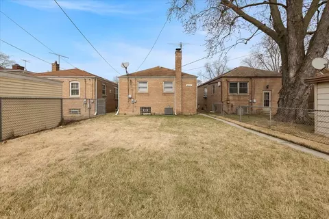 Exterior - 8 E 144th St, Riverdale, IL 60827 photo 2 of 2
